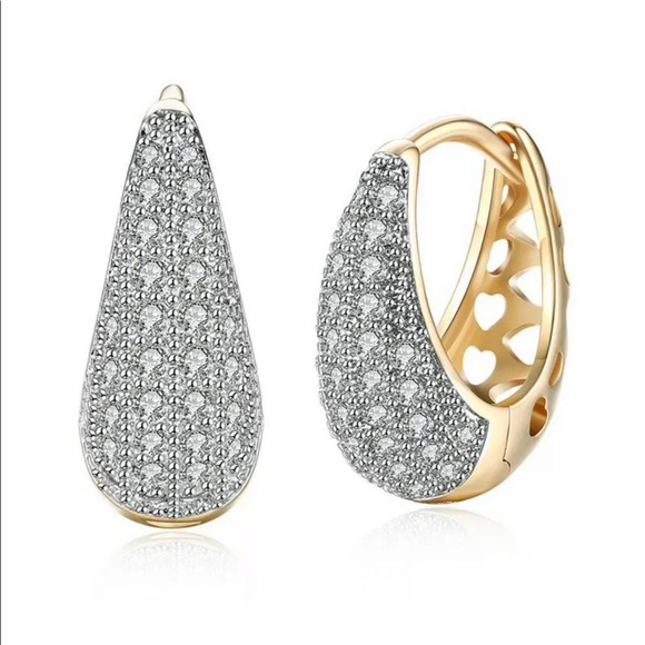 New 18K Yellow Gold Plated Diamond Earrings - Picture 5 of 6